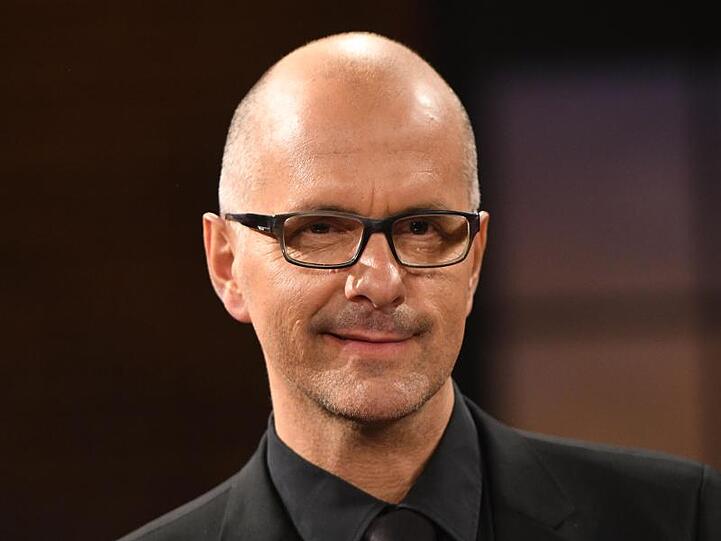 Der Schauspieler Christoph Maria Herbst hält nichts vom Schuleschwänzen.