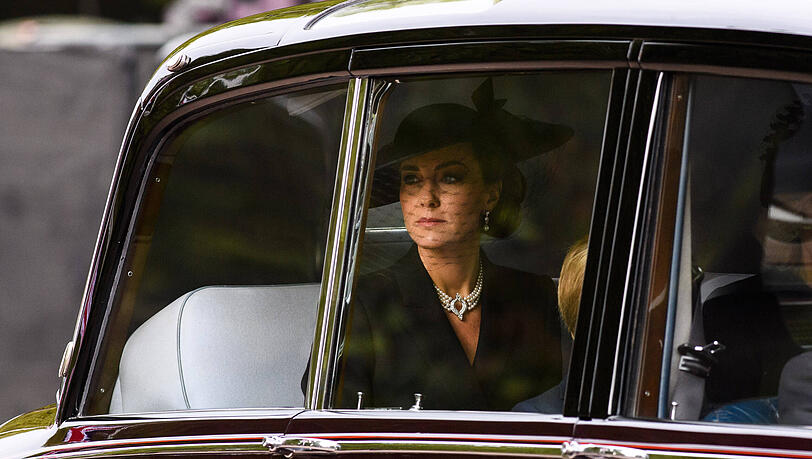 Prinzessin Kate in der Limousine auf dem Weg zur Westminster Abbey