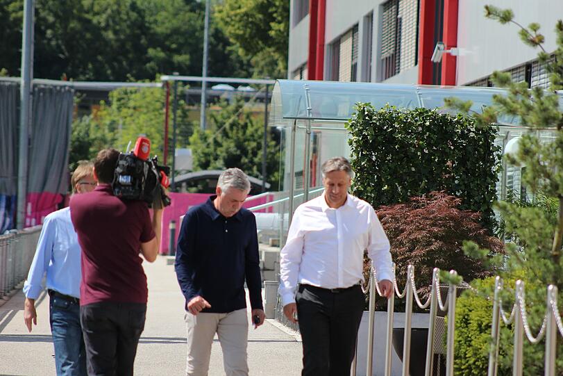 Die Bilder vom ersten Auftritt von Carlo Ancelotti an der Säbener Straße.