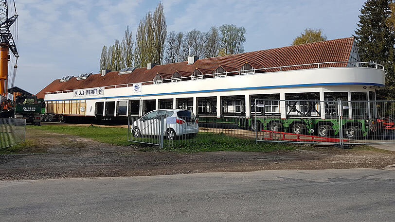 Am Mittwochmorgen wurde die neue "MS Utting" ins Wasser gelassen. Die Bilder vom Ammersee.