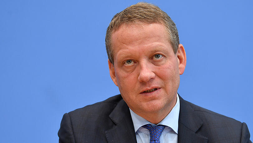 Eric Schweitzer: "In der Steuerpolitik hat die nun wohl mögliche Koalition die Zeichen der Zeit noch nicht erkannt". Eric Schweitzer: "In der Steuerpolitik hat die nun wohl mögliche Koalition die Zeichen der Zeit noch nicht erkannt".