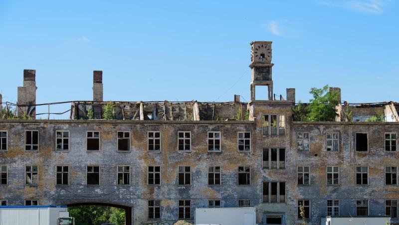 Auf dem ehemaligen Kasernengelände Krampnitz im Norden Potsdams soll ein neues Wohnquartier für bis zu 10.000 Menschen gebaut werden. Auf dem ehemaligen Kasernengelände Krampnitz im Norden Potsdams soll ein neues Wohnquartier für bis zu 10.000 Menschen gebaut werden.