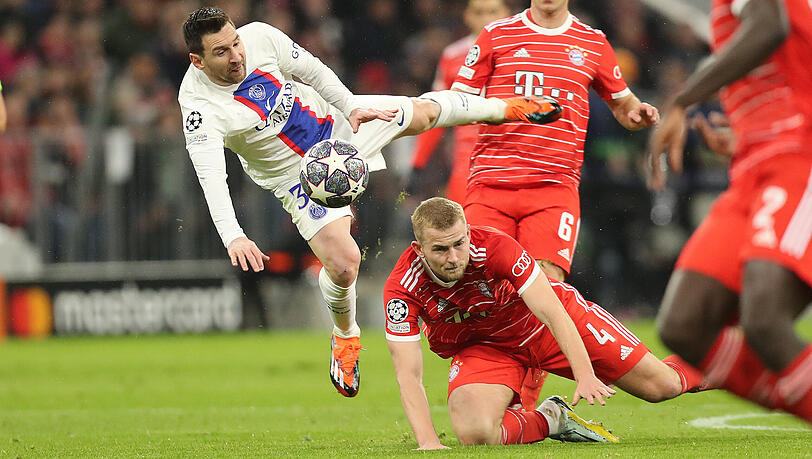 Behält auch unten die Oberhand: Matthijs de Ligt im Zweikampf mit Lionel Messi.