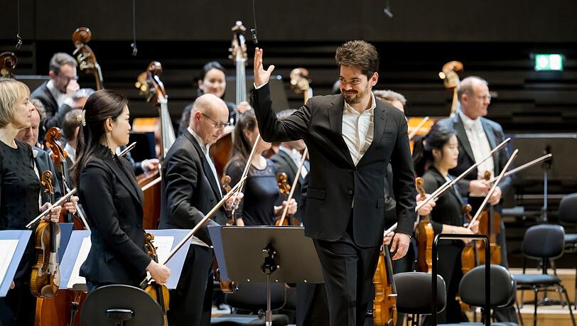 Lahav Shani und die Münchner Philharmoniker.