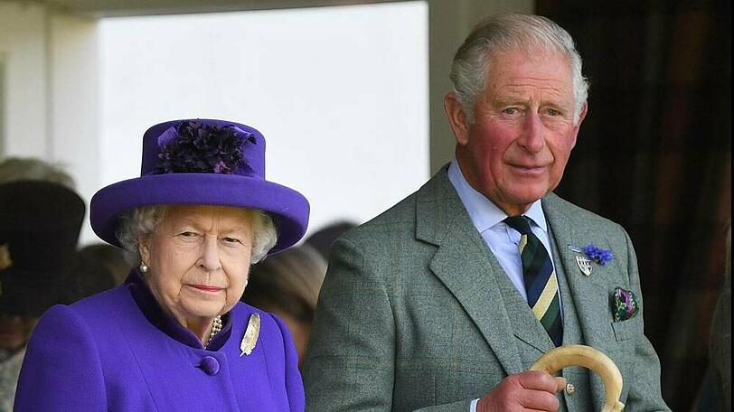 Die Queen mit Prinz Charles bei einem gemeinsamen Auftritt.