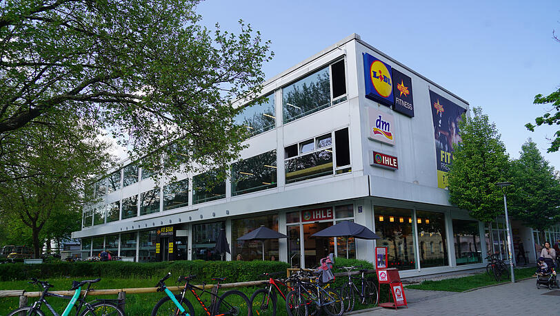 Ein langweiliger Gewerbebau - so sieht es dort heute aus.