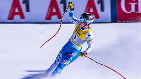 Shiffrins US-Teamkollegin Breezy Johnson gewann am Samstag Abfahrts-Gold.