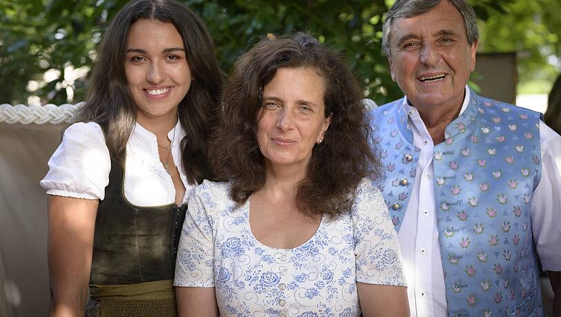 Arabella Schörghuber mit Ex-Mann Peter Pongratz und der gemeinsamen Tochter Ramona Arabella Schörghuber mit Ex-Mann Peter Pongratz und der gemeinsamen Tochter Ramona