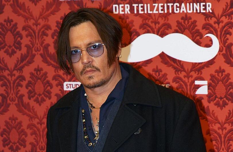 Johnny Depps Tochter Lily-Rose lag 2007 mit einer Kolibakterienvergiftung im Krankenhaus.