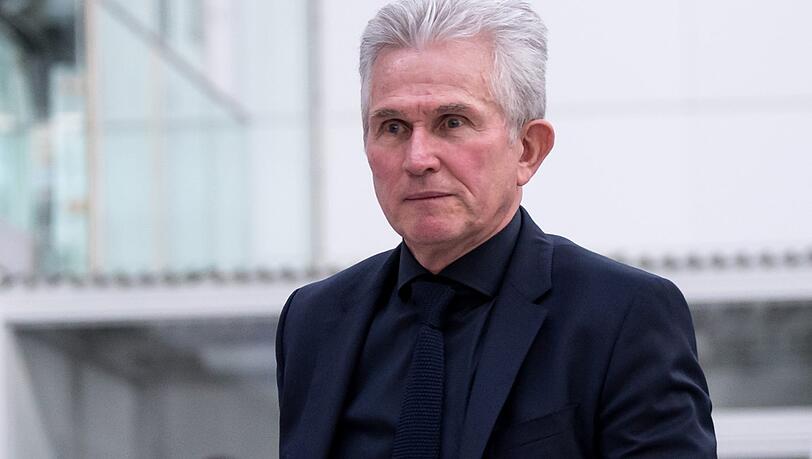 Jupp Heynckes am Münchner Flughafen. Jupp Heynckes am Münchner Flughafen.