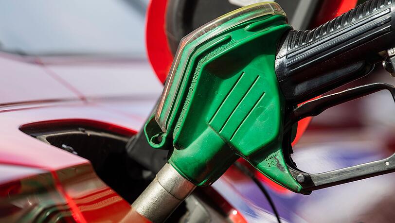 Der Spritpreis ist binnen einer Woche gestiegen und so hoch wie seit eineinhalb Jahren nicht mehr.