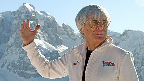 Formel-1-Boss Bernie Ecclestone sorgt mit bizarren Ansichten über Hitler für Aufsehen.