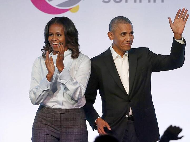Auch Barack Obama und seine Frau Michelle gratulierten den Absolventen online.