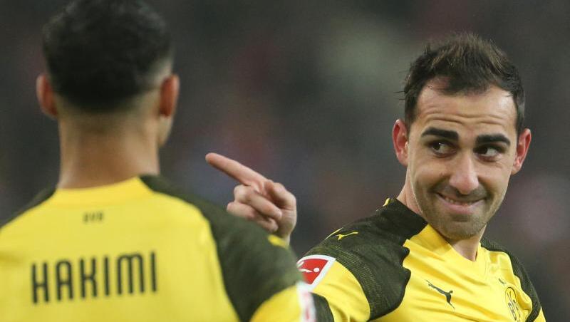 Dortmunds Paco Alcácer (r) jubelt mit Achraf Hakimi. Dortmunds Paco Alcácer (r) jubelt mit Achraf Hakimi.