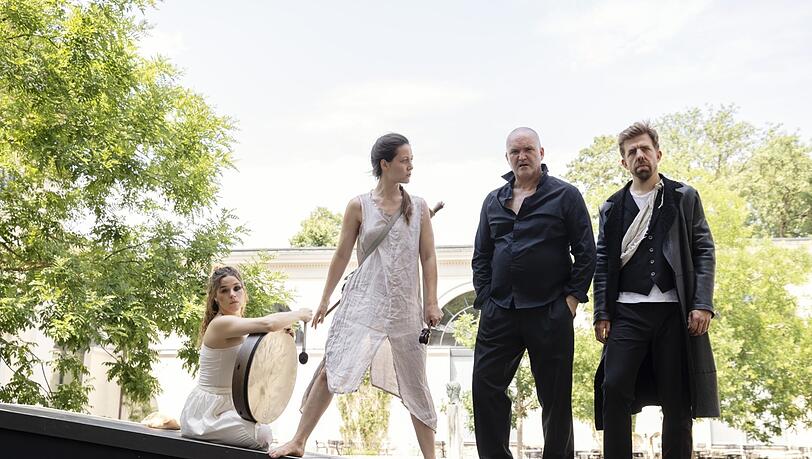 "Dionysos" auf der neuen, experimentellen Bühne "Dionysos" auf der neuen, experimentellen Bühne
