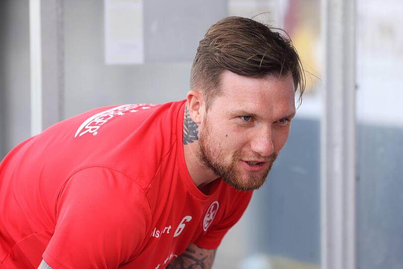 Platz 1-4: Jan Löhmannsröben (Wacker Nordhausen) - "Wenn das ein Schiri ist &ndash; weiß ich nicht, Digger &ndash; soll der Cornflakes zählen gehen."  (Der damalige Spieler des 1. FC Kaiserslautern beklagt sich über ein nicht gegebenes Foulspiel, in dessen Folge ein Elfmeter für den FSV Zwickau gepfiffen wurde und es so zum späten Ausgleich kam).