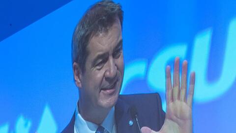 Markus Söder spricht beim CSU-Parteitag in der Olympiahalle in München. Foto: Peter Kneffel/dpa