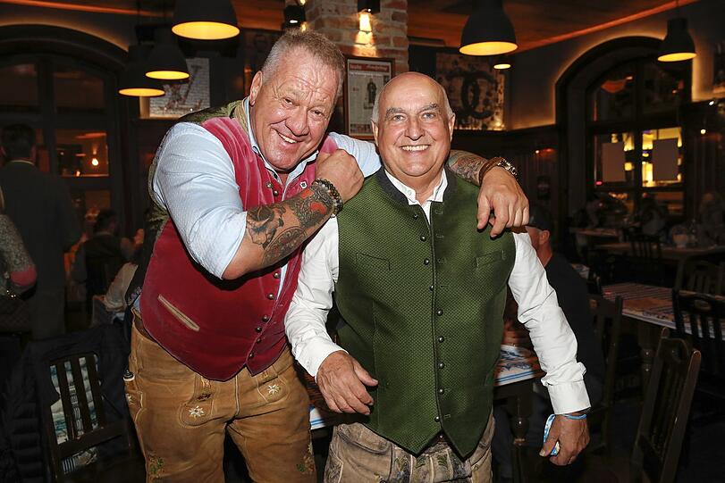 Szene-Gastronom Hugo Bachmaier und Axel Munz (Angermaier, r.).