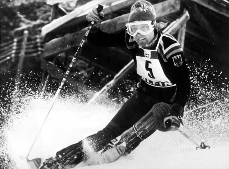 Eine Ausnahmekönnerin auf zwei Brettern: Rosi Mittermaier ist bei den Spielen in Innsbruck eine Klasse für sich.