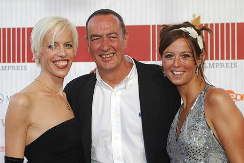 Bernd Eichinger mit Tochter Nina (r.) und Frau Katja: 2010 beim Filmball.