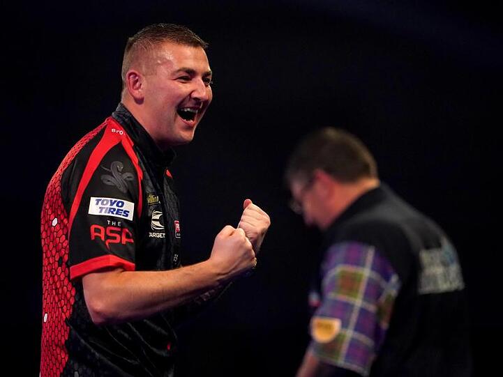 Nathan Aspinall beeindruckte bei der Darts-WM mit seinem Sieg gegen Gary Anderson.