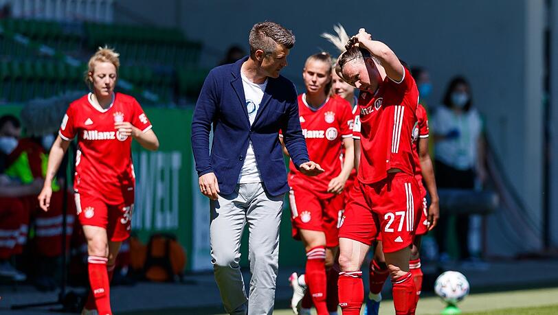 Mut und Demut: Bayern-Coach Jens Scheuer versucht, seine Spielerinnen vor dem Endspiel stark zu reden.