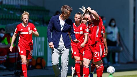 Mut und Demut: Bayern-Coach Jens Scheuer versucht, seine Spielerinnen vor dem Endspiel stark zu reden.