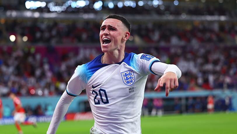 Doppelschlag: Wenige Sekunden nach der Führung bejubelt Englands Phil Foden seinen Treffer zum 2:0.