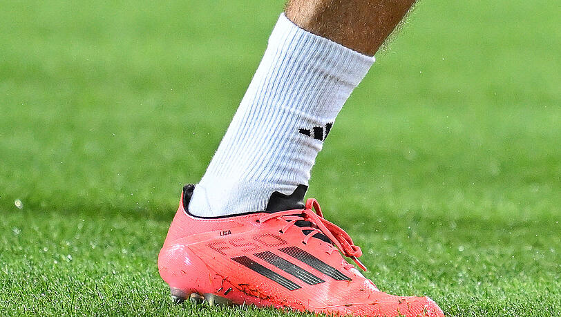 Auf seinem Schuh trug Thomas Müller beim Spiel gegen den FC Barcelona den Namen seiner Ehefrau.