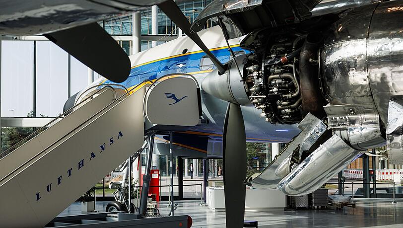 Lufthansa er&ouml;ffnet ein neues Besucher- und Kongress-Zentrum in Frankfurt.