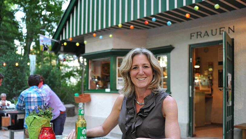 Sabine Nallinger beim Kiosk "Fräulein Grüneis" am Eisbach - hier isst die Vegetarierin gerne zu Mittag. Sabine Nallinger beim Kiosk "Fräulein Grüneis" am Eisbach - hier isst die Vegetarierin gerne zu Mittag.