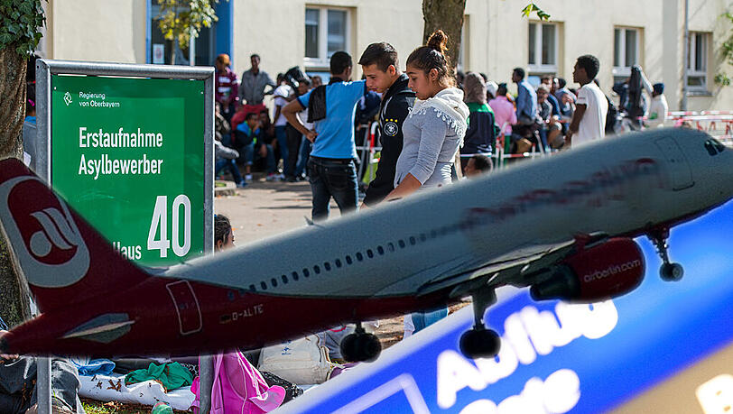 So plötzlich er kam, so schnell war er wieder weg: Nach nur ein paar Stunden in München wollte ein asylsuchender Russe wieder zurück in die Heimat fliegen. So plötzlich er kam, so schnell war er wieder weg: Nach nur ein paar Stunden in München wollte ein asylsuchender Russe wieder zurück in die Heimat fliegen.