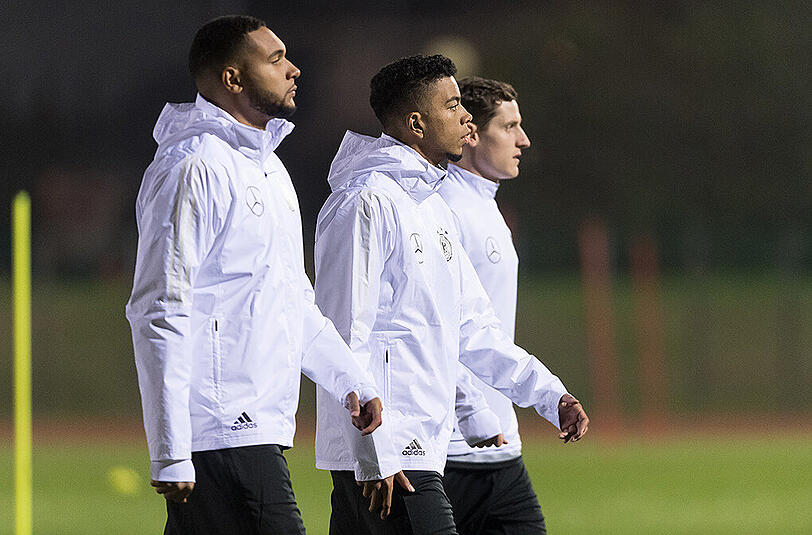 Jonathan Tah, Serge Gnabry und Sebastian Rudy (von links) im Abschlusstraining der deutschen Nationalmannschaft vor dem WM-Qualifikationsspiel gegen San Marino.