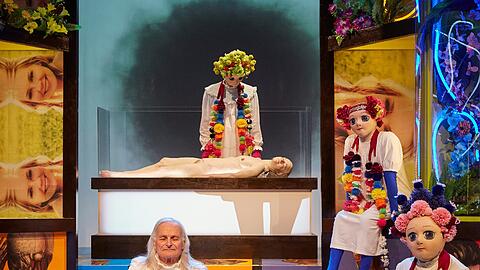 Ingmar Thilo, Christian Löber, Hassan Akkouch und Walter Hess in den "Selbstmord-Schwestern".