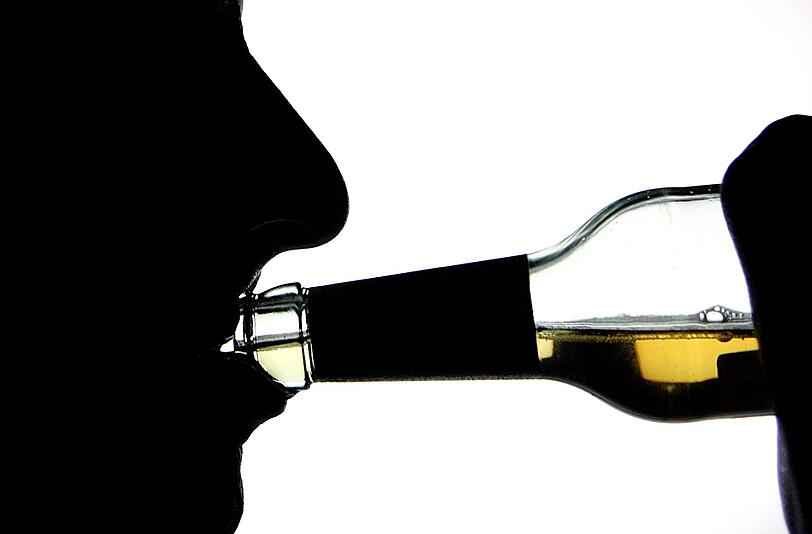 Die Anonymen Alkoholiker treffen sich immer montags.