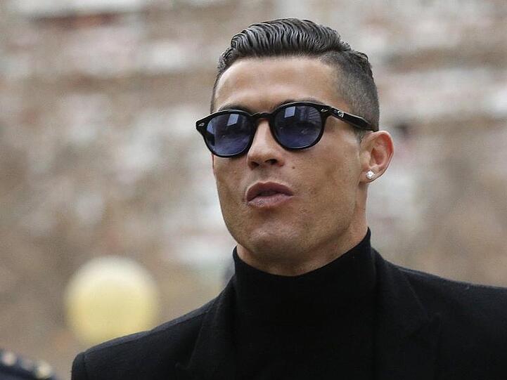 Volles Haar: Fußballprofi Cristiano Ronaldo.