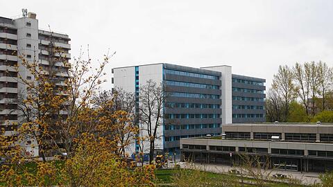 Das Blaue Haus im vorderen Teil der Studentenstadt kann nach dreijähriger Sanierungspause wieder bezogen werden.