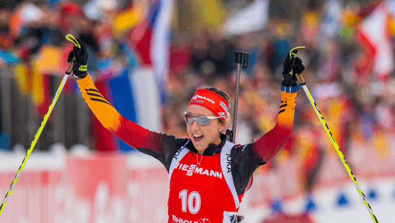 Die deutsche Biathletin Franziska Preuß kommt beim Biathlon-Weltcup in der Chiemgau Arena in Ruhpolding beim 12,5 km Massenstart als Zweite ins Ziel. Die deutsche Biathletin Franziska Preuß kommt beim Biathlon-Weltcup in der Chiemgau Arena in Ruhpolding beim 12,5 km Massenstart als Zweite ins Ziel.