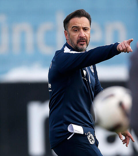 Der neue 1860-Trainer Vitor Pereira legt sich beim Trainingsauftakt der Löwen nach der Weihnachtspause mächtig ins Zeug. Die beeindruckenden Bilder des einsatzfreudigen Portugiesen...