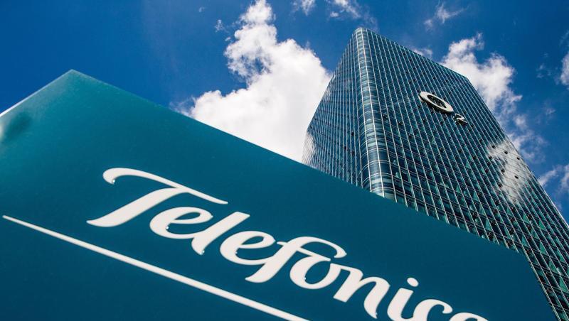 Der Schriftzug des Telekommunikationsanbieters Telefonica ist auf einem Schild vor dem Uptown-Hochhaus zu sehen. Foto: Lino Mirgeler/dpa/Archivbild Der Schriftzug des Telekommunikationsanbieters Telefonica ist auf einem Schild vor dem Uptown-Hochhaus zu sehen. Foto: Lino Mirgeler/dpa/Archivbild