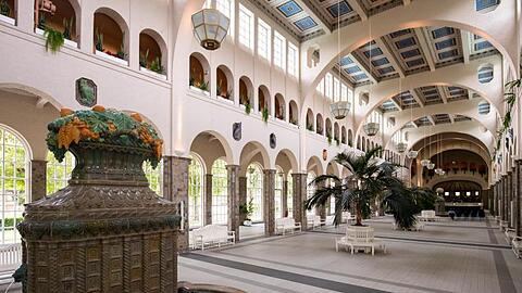 Die 90 Meter lange Wandelhalle im Kurpark, die am Anfang des 20. Jahrhunderts errichtet wurde.