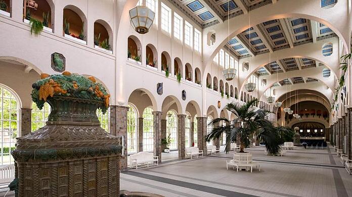 Die 90 Meter lange Wandelhalle im Kurpark, die am Anfang des 20. Jahrhunderts errichtet wurde.
