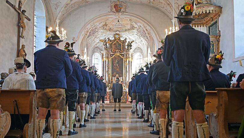 Nur dort, wo im direkten Vergleich mehr Katholiken als Anhänger der evangelischen Kirche leben, ist Mariä Himmelfahrt ein gesetzlicher Feiertag - in den beiden oberfränkischen Gemeinden Seßlach und Marktschorgast ist der 15. August ab diesem Jahr kein Feiertag mehr. (Illustration)