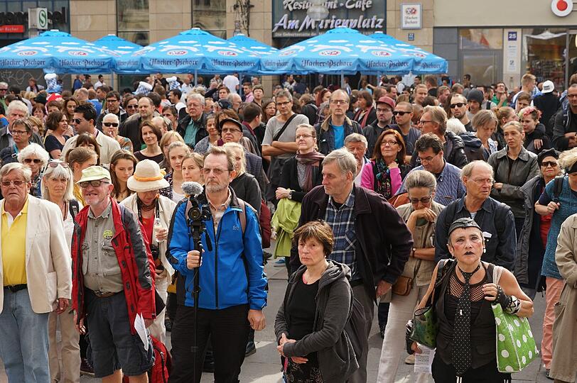 Gegen Asylrechtsverschäfungen - für offene Grenzen: Bilder von der Demo am Samstag.