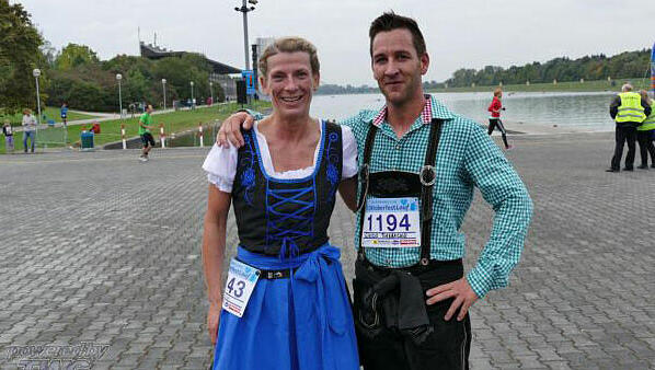 Obwohl es sich um den Oktoberfestlauf handelt, sind Läufer in Tracht eher eine Seltenheit. Obwohl es sich um den Oktoberfestlauf handelt, sind Läufer in Tracht eher eine Seltenheit.