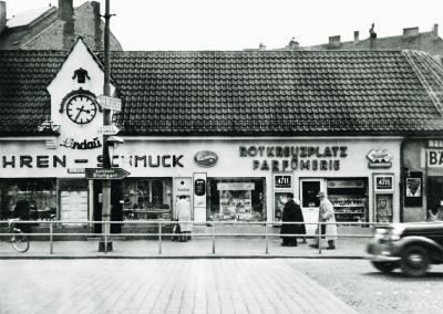 Uhren, Schmuck, Parfüm: Am Rotkreuzplatz kann man traditionell (fast) alles bekommen.