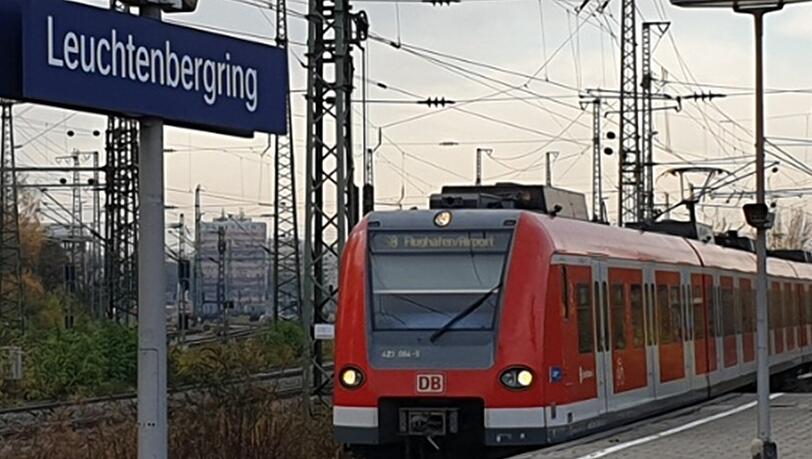 Attacke an der S-Bahn-Station Leuchtenbergring: Die Bundespolizei ermittelt wegen des Verdachts der Bedrohung und Körperverletzung. (Symbolbild) Attacke an der S-Bahn-Station Leuchtenbergring: Die Bundespolizei ermittelt wegen des Verdachts der Bedrohung und Körperverletzung. (Symbolbild)