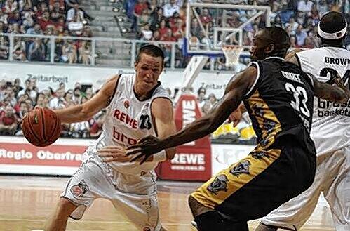 Der Spielmacher als Vollstrecker: Bambergs Casey Jacobsen war im ersten Playoff-Halbfinale gegen Braunschweig fleißigster Punktesammler der Franken.