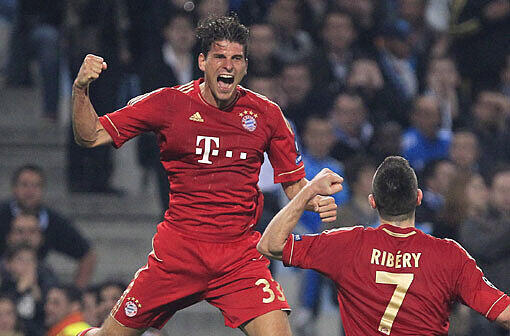 Mario Gomez bleibt dem FC Bayern noch viele Jahre erhalten.