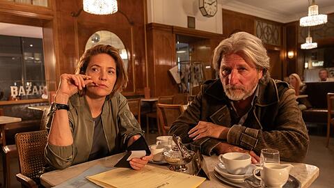 "Die Toten von Salzburg: Die letzte Reise": Lu Frey (Patricia Aulitzky, l.) und Hubert Mur (Michael Fitz) versuchen den Mord im Salzbergwerk aufzukl&auml;ren.